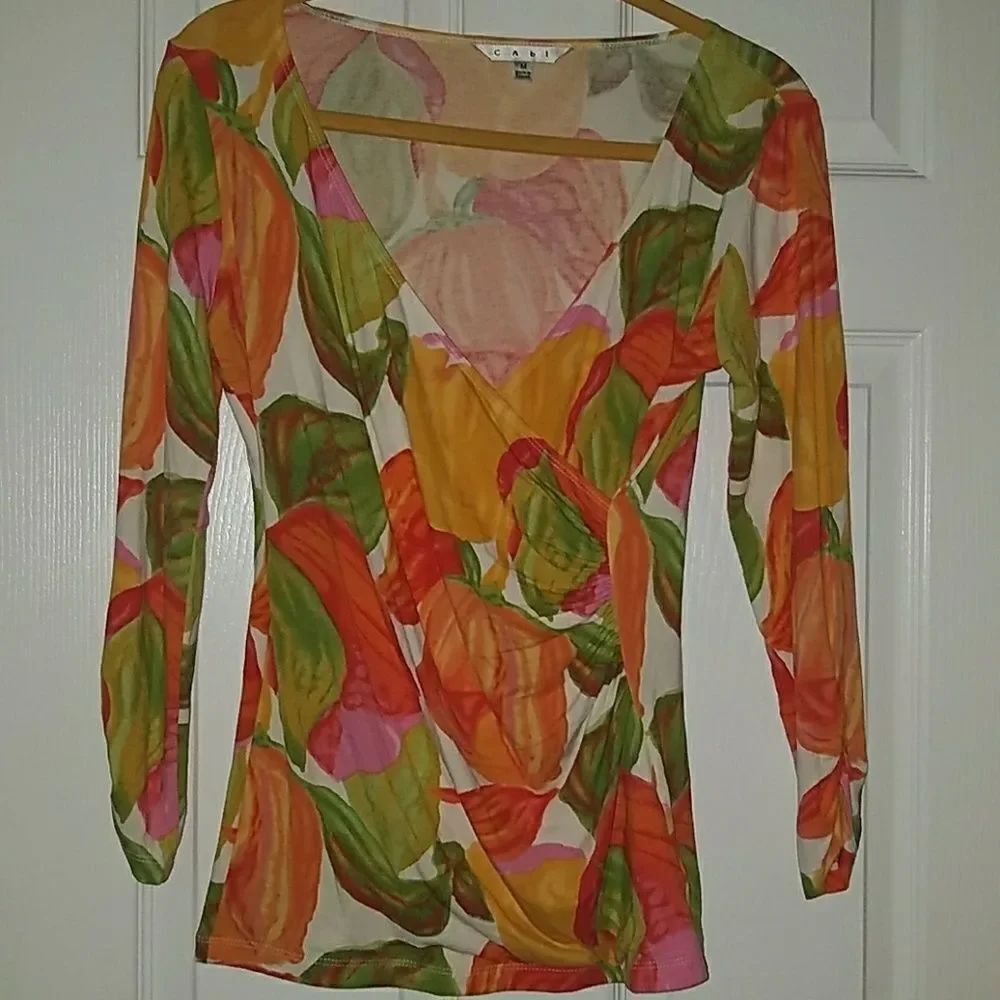 Cabi  bright floral print wrap top Sz M NWOT